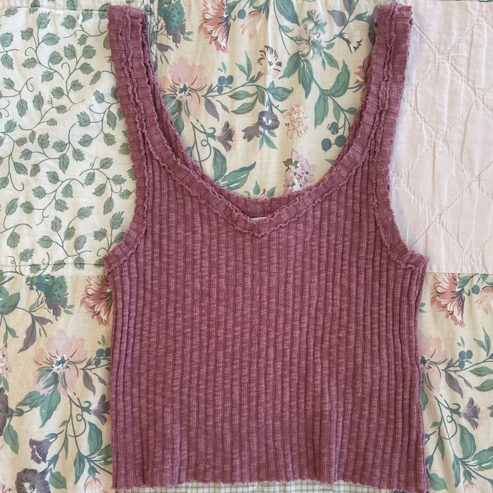 Urban Outfitters Pink Crop Tank Top - Size Medium